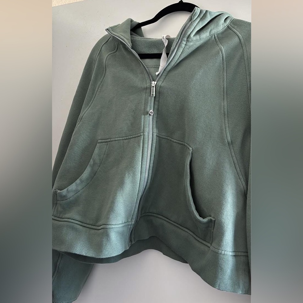 Full zip Lululemon Scuba